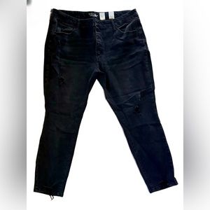 NWOT Time and Tru Distressed High Waist Jeans